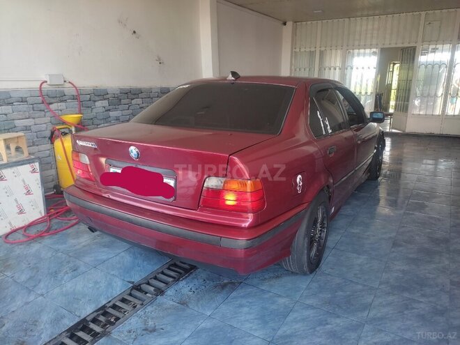 BMW 318 1995, 321,321 km - 1.8 л - Qax