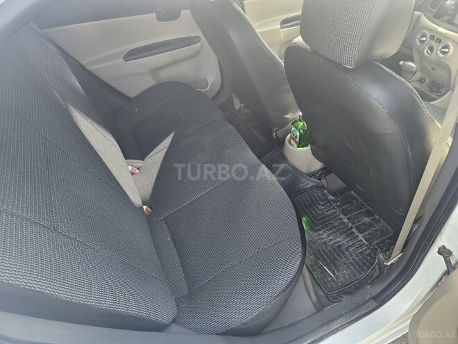 Hyundai Accent 2010, 399,000 km - 1.4 l - Xaçmaz