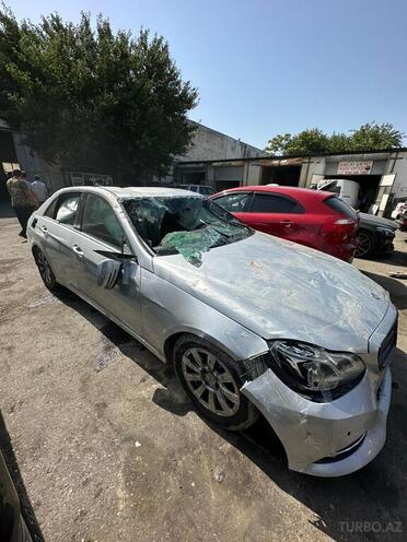Mercedes E 220 2013, 270,000 km - 2.2 л - Bakı