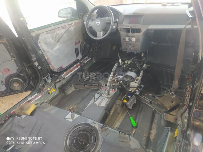 Opel Astra 2006, 270,000 km - 1.3 l - Bakı