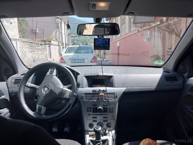 Opel Astra 2009, 315,000 km - 1.4 l - Şəki
