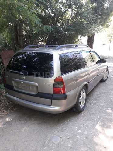 Opel Vectra 1997, 317,000 km - 2.0 л - Qusar
