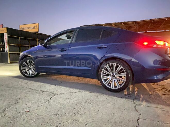 Hyundai Elantra 2017, 93,932 km - 2.0 l - Şamaxı