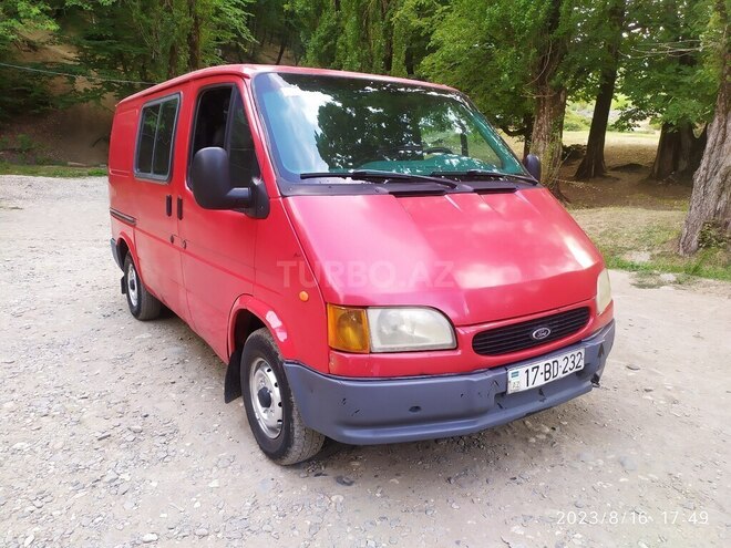 Ford Transit 1999, 298,000 km - 2.5 l - Quba