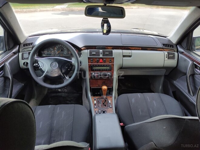 Mercedes E 220 1999, 410,214 km - 2.2 l - Sumqayıt