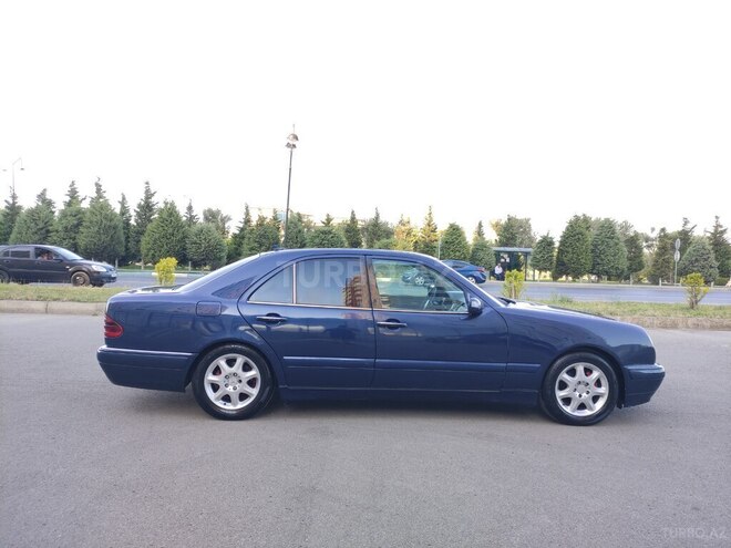 Mercedes E 220 1999, 410,214 km - 2.2 l - Sumqayıt