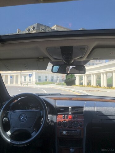 Mercedes C 220 2000, 403,000 km - 2.2 л - Bakı