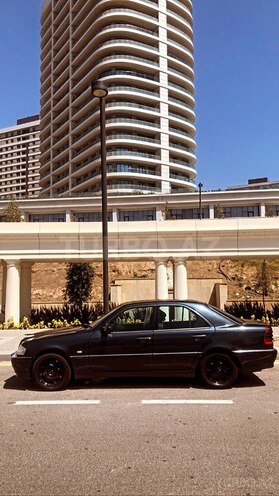 Mercedes C 220 2000, 403,000 km - 2.2 л - Bakı