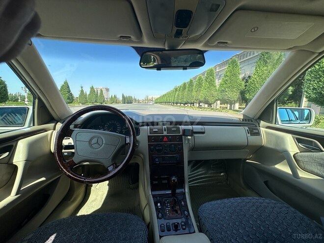 Mercedes E 240 1998, 312,489 km - 2.4 l - Gəncə