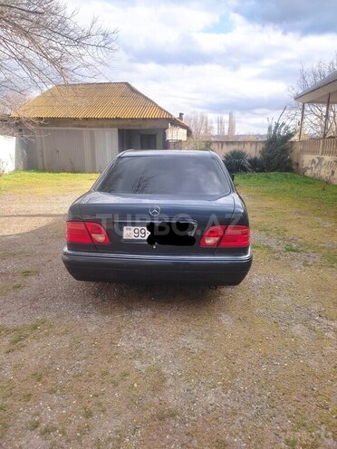 Mercedes E 240 1999, 200,000 km - 2.4 l - Lənkəran
