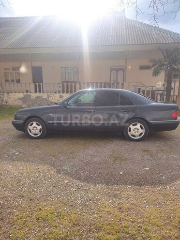 Mercedes E 240 1999, 200,000 km - 2.4 l - Lənkəran