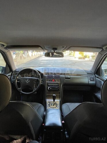 Mercedes E 270 2001, 312,000 km - 2.7 л - Gəncə