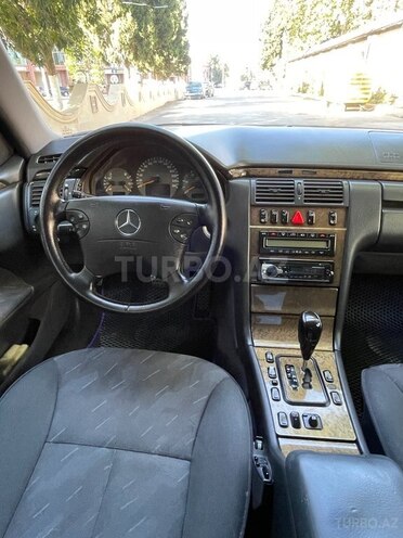 Mercedes E 270 2001, 312,000 km - 2.7 л - Gəncə