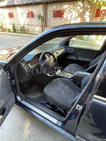 Mercedes E 270 2001, 312,000 km - 2.7 л - Gəncə