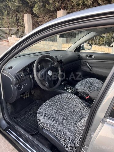 Volkswagen Passat 2004, 300,000 km - 1.8 l - Masallı
