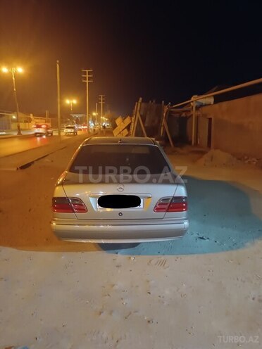 Mercedes E 220 2000, 255,000 km - 2.2 л - Bakı
