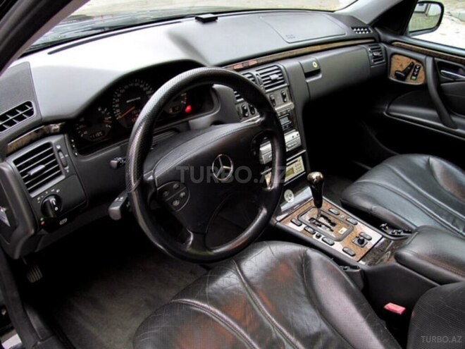 Mercedes E 220 2000, 255,000 km - 2.2 л - Bakı