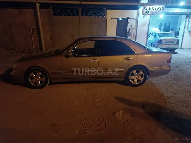 Mercedes E 220 2000, 255,000 km - 2.2 л - Bakı