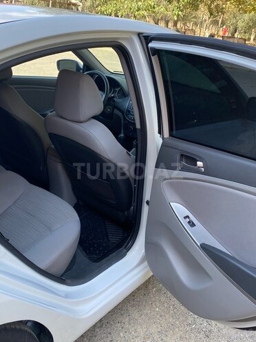Hyundai Accent 2017, 80,000 km - 1.6 l - Bakı
