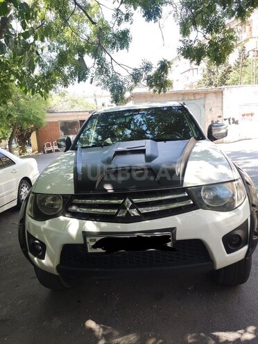 Mitsubishi L200 2013, 195,000 km - 2.5 l - Bakı