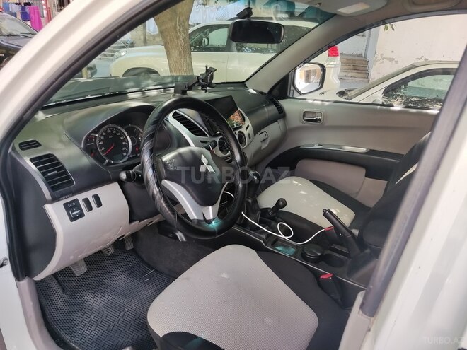 Mitsubishi L200 2013, 195,000 km - 2.5 l - Bakı