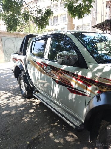 Mitsubishi L200 2013, 195,000 km - 2.5 l - Bakı