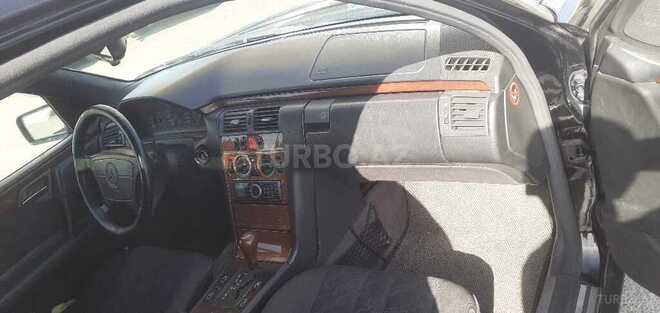 Mercedes E 230 1997, 315,000 km - 2.3 л - Bakı