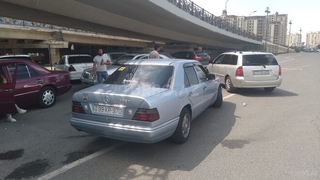 Mercedes E 200 1993, 600,000 km - 2.0 л - Bakı