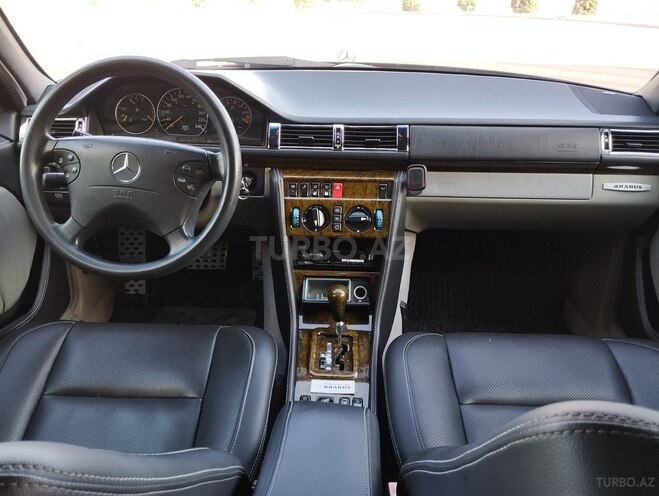 Mercedes E 220 1994, 427,200 km - 2.2 l - Bakı