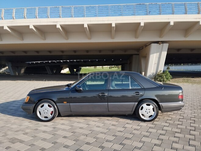 Mercedes E 220 1994, 427,200 km - 2.2 l - Bakı