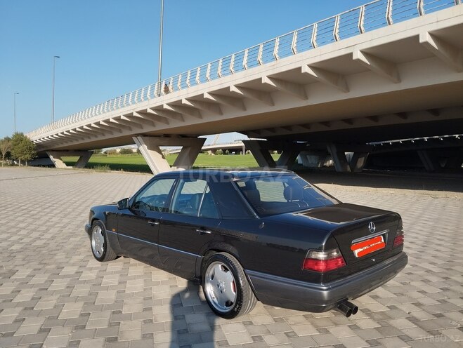 Mercedes E 220 1994, 427,200 km - 2.2 l - Bakı