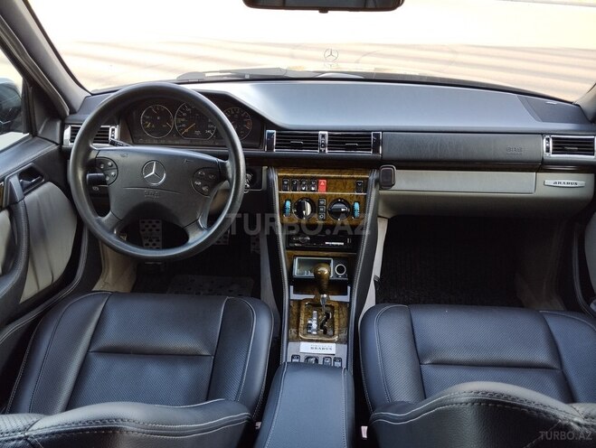 Mercedes E 220 1994, 427,200 km - 2.2 l - Bakı