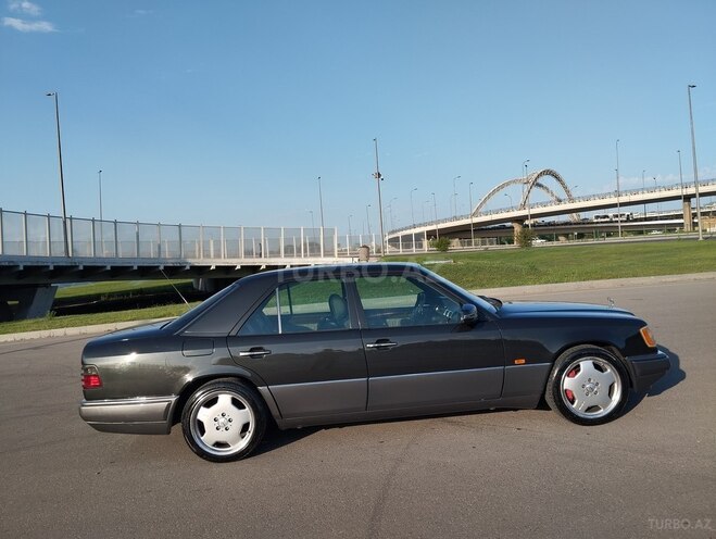 Mercedes E 220 1994, 427,200 km - 2.2 l - Bakı
