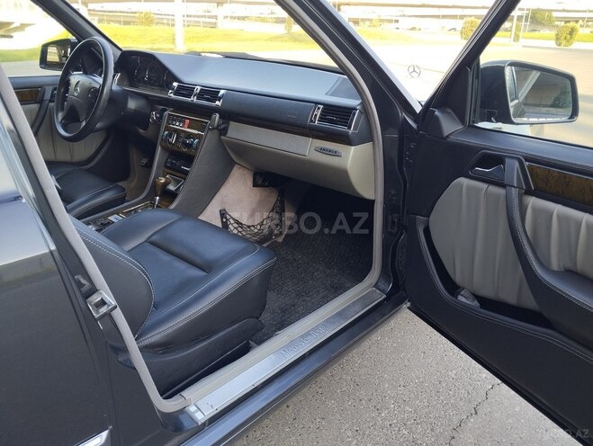 Mercedes E 220 1994, 427,200 km - 2.2 l - Bakı
