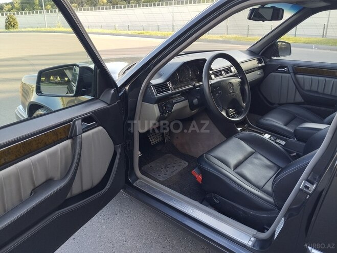 Mercedes E 220 1994, 427,200 km - 2.2 l - Bakı