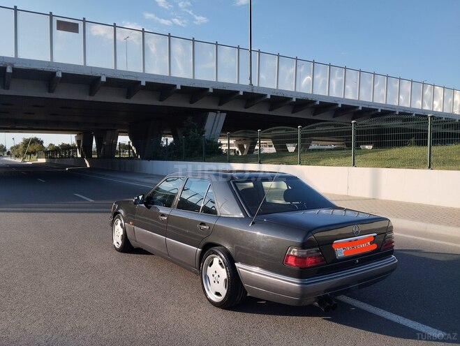 Mercedes E 220 1994, 427,200 km - 2.2 l - Bakı