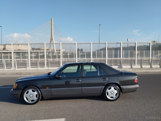 Mercedes E 220 1994, 427,200 km - 2.2 l - Bakı