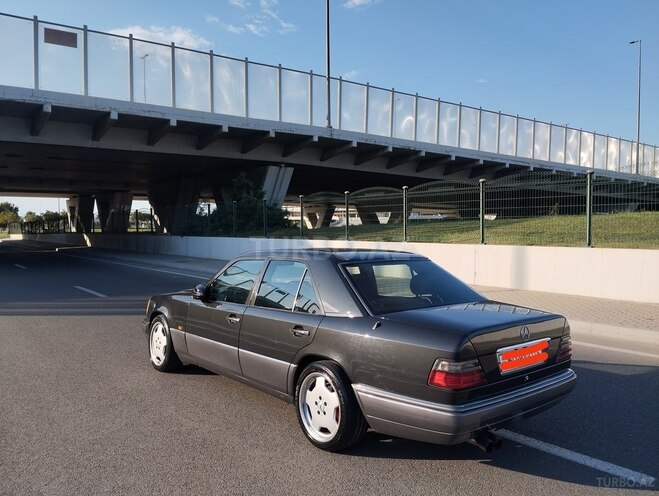 Mercedes E 220 1994, 427,200 km - 2.2 l - Bakı