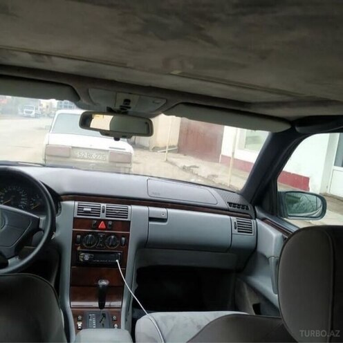 Mercedes E 230 1997, 368,147 km - 2.3 l - Beyləqan