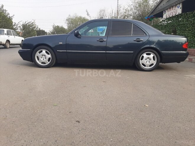 Mercedes E 240 1998, 280,000 km - 2.4 l - Biləsuvar