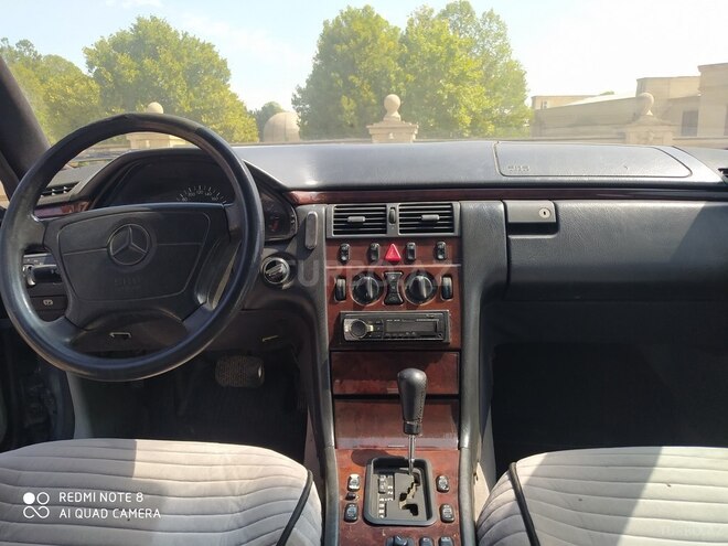 Mercedes E 230 1997, 288,000 km - 2.3 л - Bakı