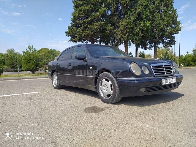 Mercedes E 230 1997, 288,000 km - 2.3 л - Bakı