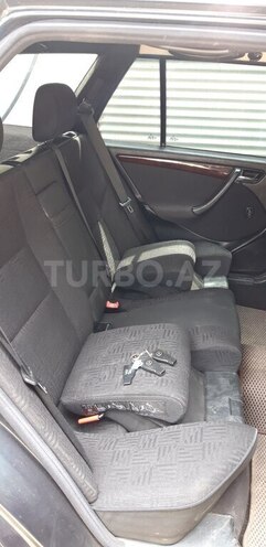 Mercedes C 220 2000, 318,000 km - 2.2 л - Lerik