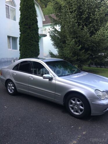 Mercedes C 200 2000, 285,000 km - 2.0 l - Qax
