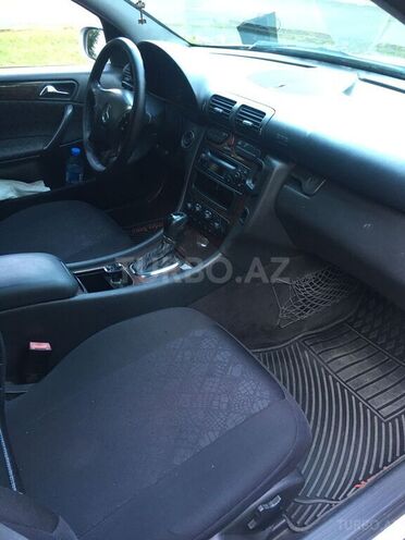 Mercedes C 200 2000, 285,000 km - 2.0 l - Qax