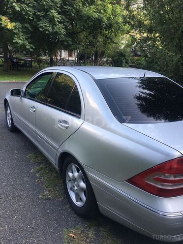 Mercedes C 200 2000, 285,000 km - 2.0 l - Qax