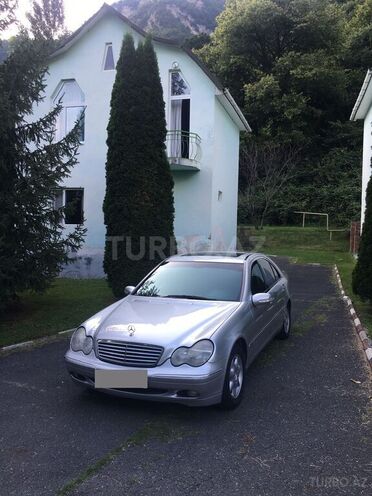Mercedes C 200 2000, 285,000 km - 2.0 l - Qax