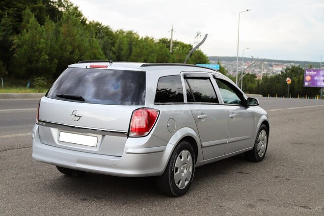 Opel Astra 2006, 253,000 km - 1.6 л - Quba