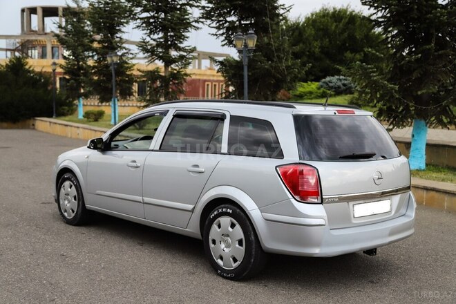 Opel Astra 2006, 253,000 km - 1.6 л - Quba