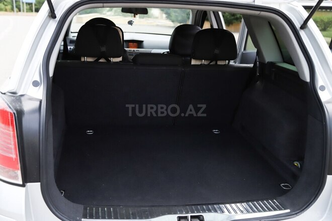 Opel Astra 2006, 253,000 km - 1.6 л - Quba